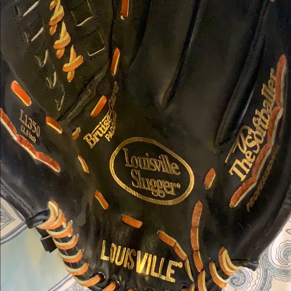 Louisville Slugger Baseball Mits - Picture 3 of 3